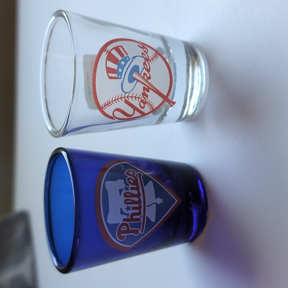 2 Shot Glasses - Yankees & Phillies